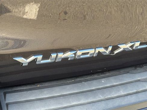 Used 2015 GMC Yukon XL SLT w/ Open Road Package image 28