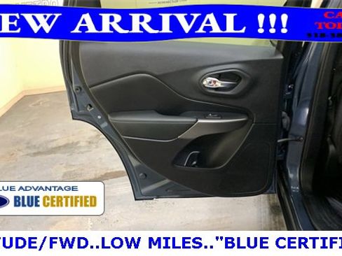 Used 2020 Jeep Cherokee Latitude w/ Cold Weather Group image 21