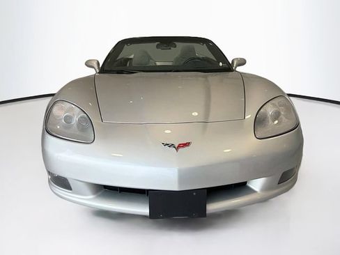 Used 2012 Chevrolet Corvette Convertible w/ 3LT Preferred Equipment Group RWD image 2