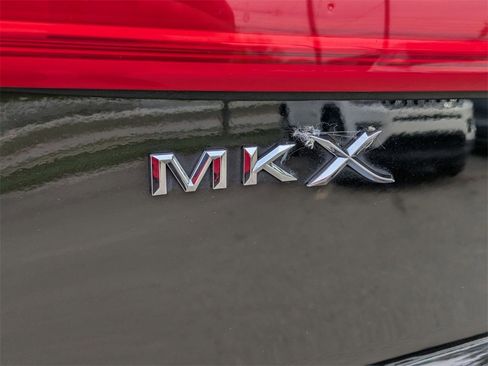 Used 2017 Lincoln MKX Reserve image 10