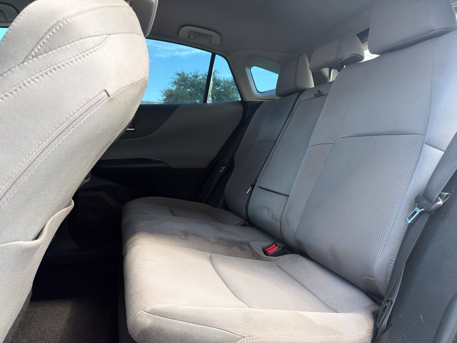 Used 2021 Toyota Venza LE AWD/4WD image 12