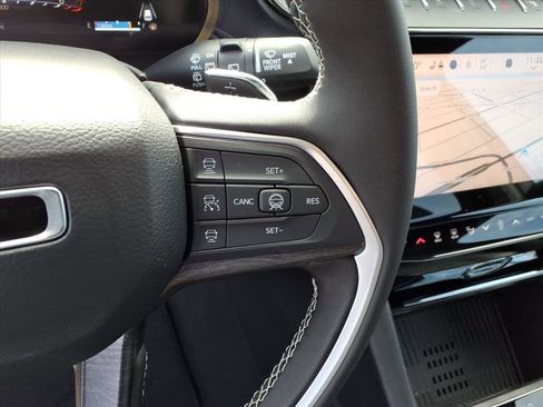 New 2026 Jeep Grand Cherokee Altitude image 24