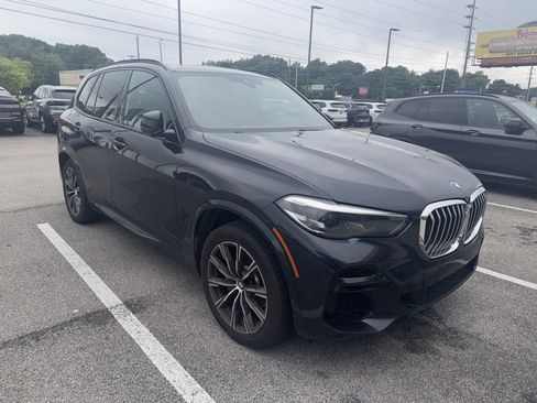 Used 2022 BMW X5 xDrive40i w/ M Sport Package AWD/4WD image 1