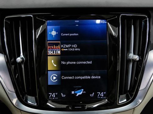 Used 2020 Volvo V60 T5 Momentum image 27