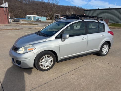 Used 2010 Nissan Versa 1.8 S image 1