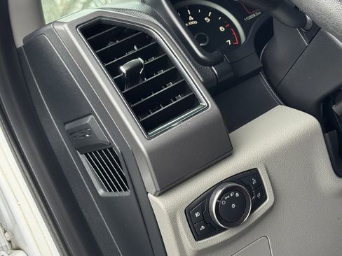 Used 2017 Ford F150 XLT w/ Trailer Tow Package image 28