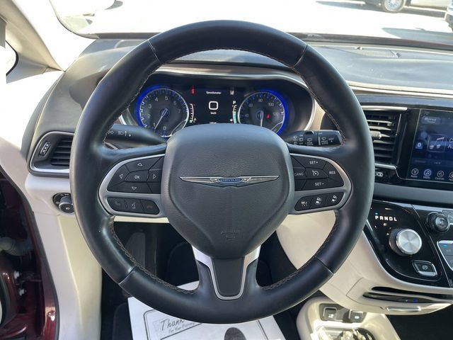 Used 2017 Chrysler Pacifica Touring-L Plus w/ Advanced Safetytec Group FWD image 14