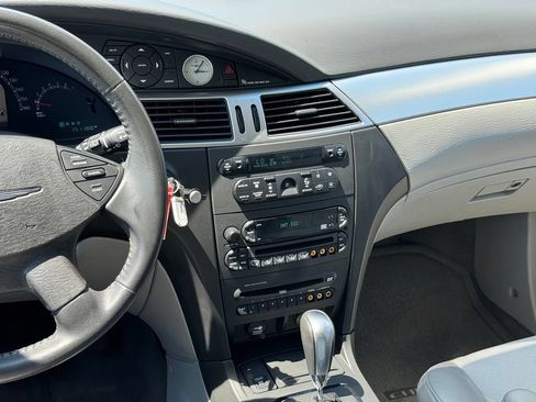 Used 2007 Chrysler Pacifica Touring FWD image 28