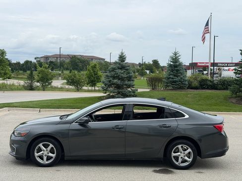 Used 2018 Chevrolet Malibu LS w/ LPO, Convenience Package 2 FWD image 8