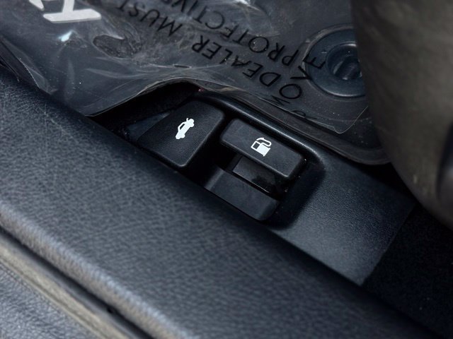 Used 2016 Toyota Camry SE FWD image 32