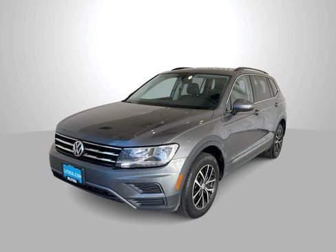 Used 2021 Volkswagen Tiguan SE image 1