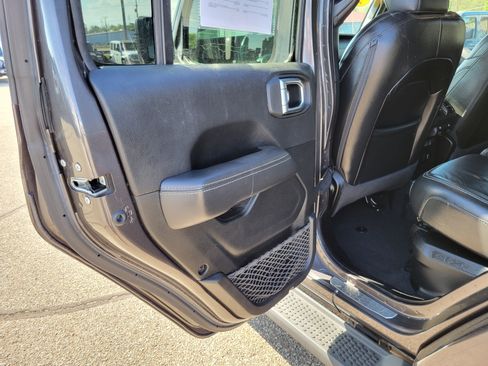 Used 2022 Jeep Wrangler Unlimited Sahara AWD/4WD image 17