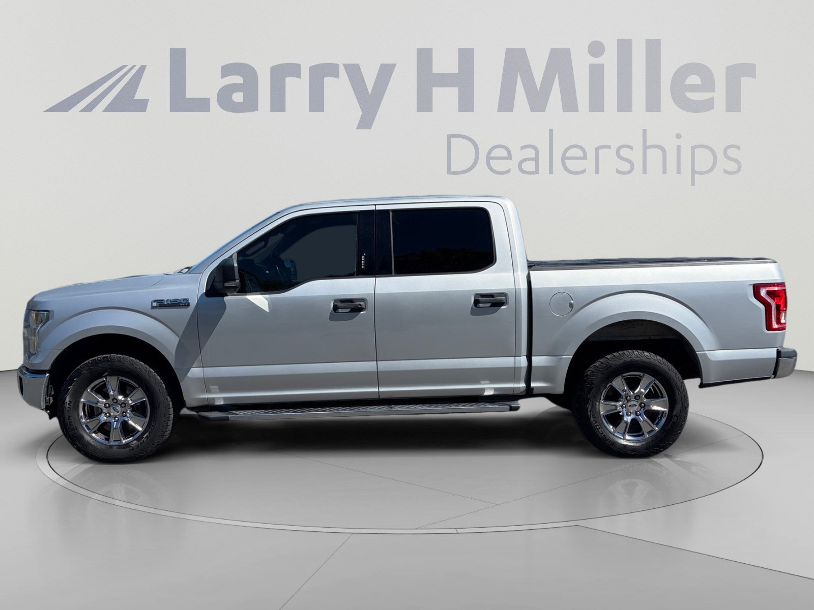Used 2015 Ford F150 XLT w/ Equipment Group 301A Mid AWD/4WD image 2
