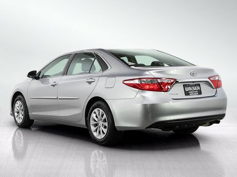 Used 2017 Toyota Camry LE FWD image 3