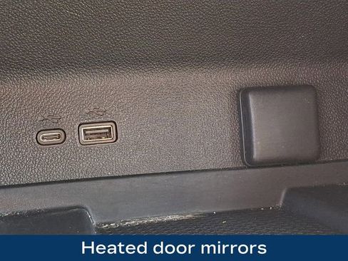 Used 2025 Chevrolet Traverse LT AWD/4WD image 16
