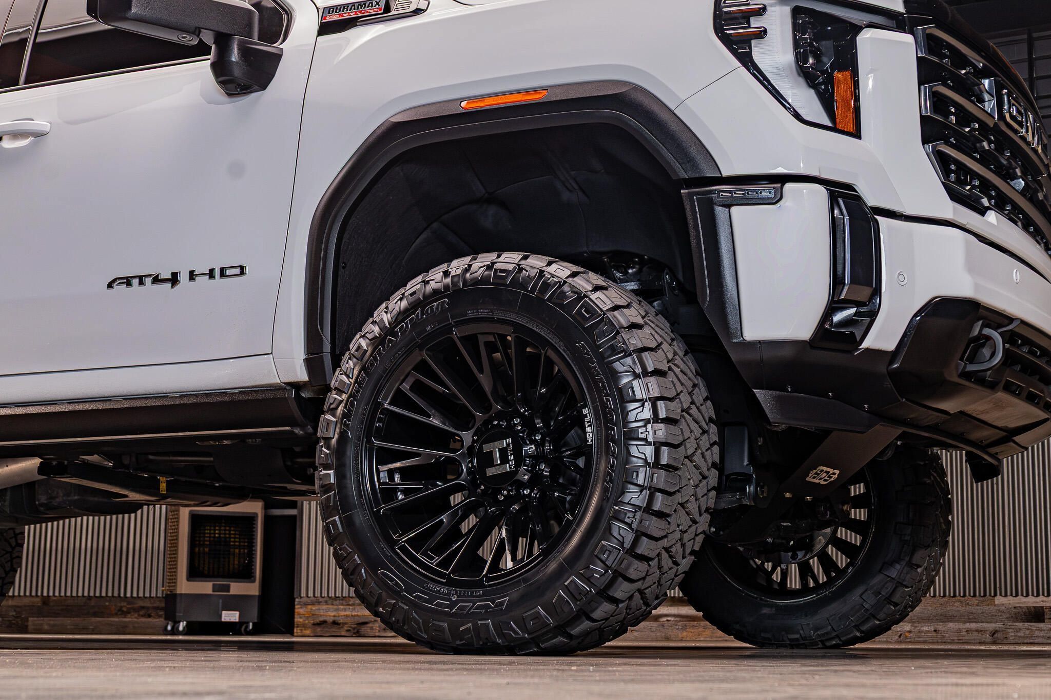 Used 2024 GMC Sierra 2500 AT4 w/ AT4 Premium Plus Package AWD/4WD image 16