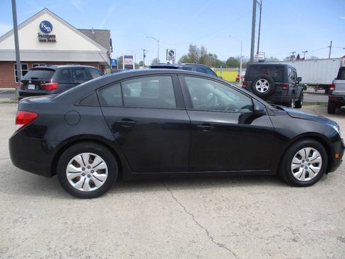 Used 2016 Chevrolet Cruze LS FWD image 7