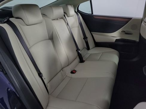 Used 2025 Lexus ES 350 w/ Premium Package image 16