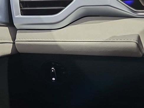 New 2026 Volkswagen Taos SE image 34