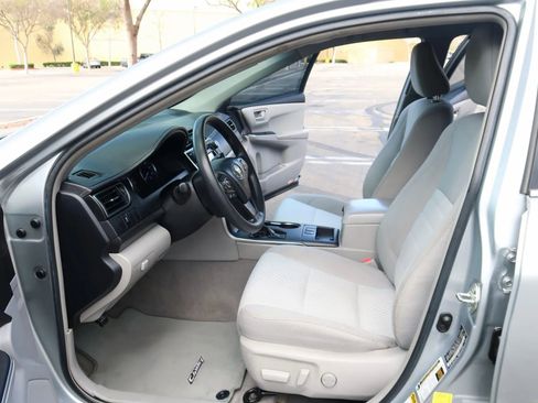Used 2016 Toyota Camry LE FWD image 15