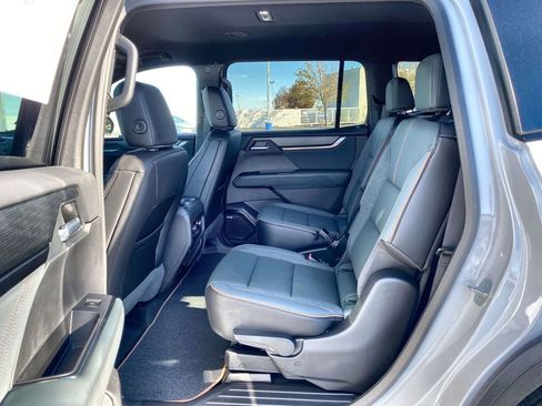 New 2026 GMC Acadia AT4 w/ Luxury Package image 34