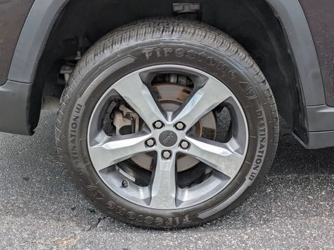 Certified 2022 Jeep Grand Cherokee L Limited RWD image 7