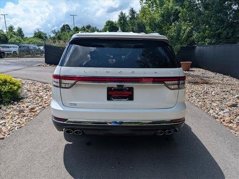 Used 2023 Lincoln Aviator Reserve w/ Equipment Group 201A AWD/4WD image 4