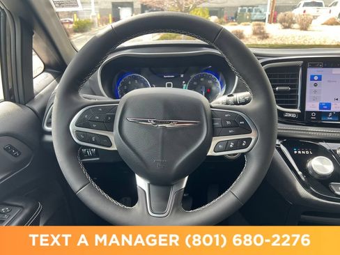 New 2026 Chrysler Pacifica Select FWD image 14