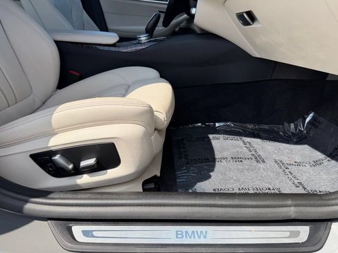 Used 2021 BMW 540i w/ Premium Package RWD image 8
