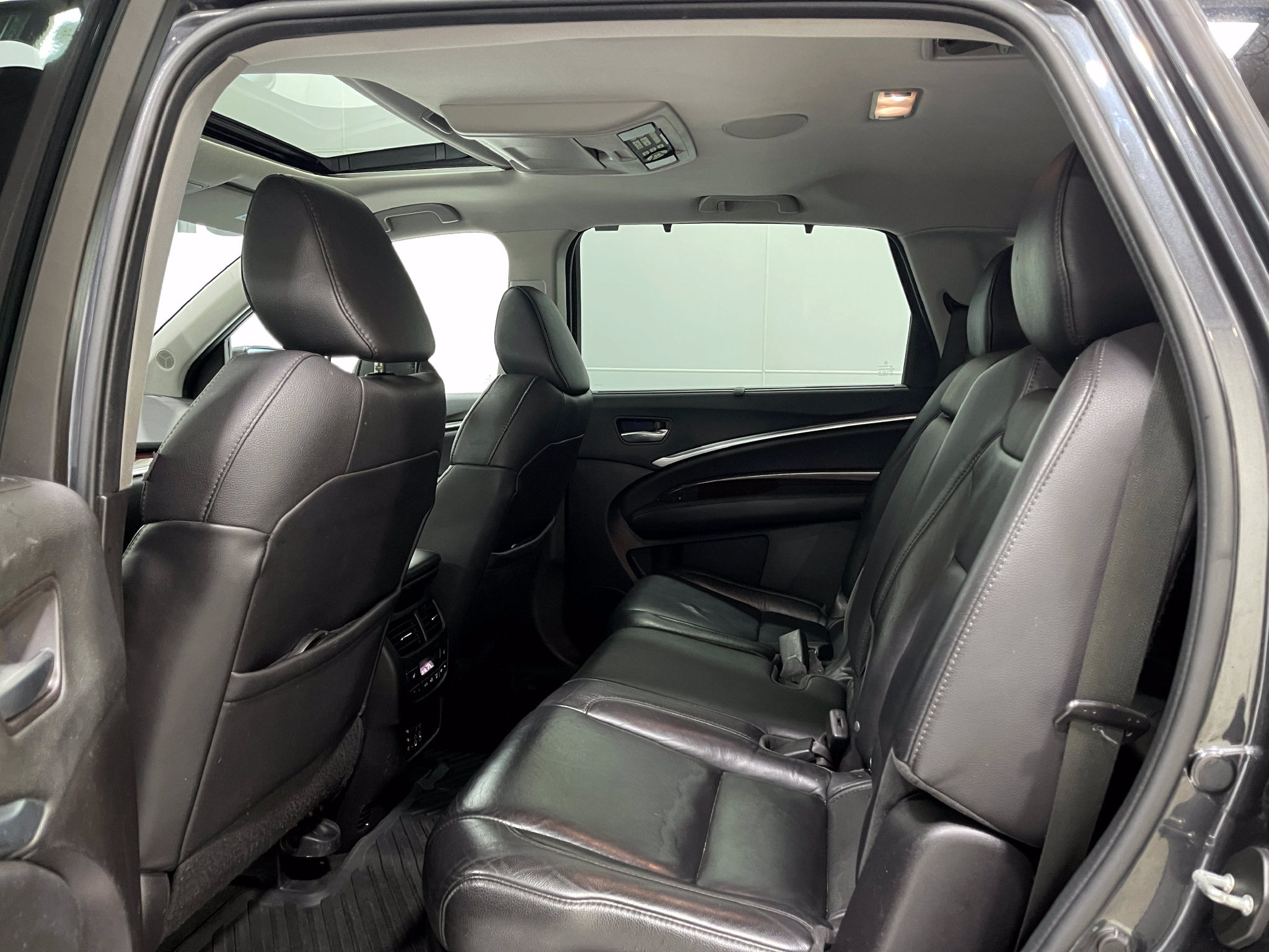 Used 2015 Acura MDX w/ Tech & Entertainment Pkg AWD/4WD image 30