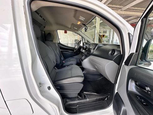 Used 2017 Nissan NV200 S w/ Cruise Control Package FWD image 4