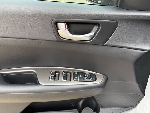 Used 2020 Kia Optima LX image 10