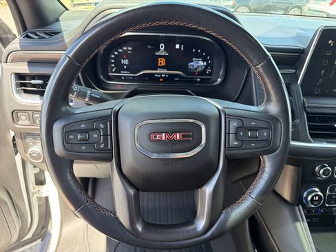 Used 2023 GMC Yukon XL AT4 w/ AT4 Premium Package AWD/4WD image 15