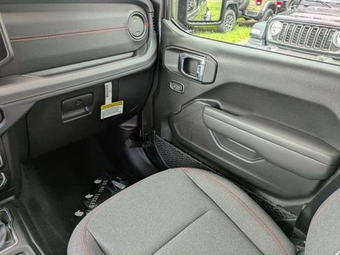 New 2025 Jeep Wrangler Rubicon w/ XTREMEE 35" Tire Package image 16