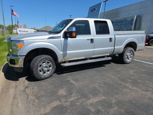 Used 2014 Ford F250 XLT w/ XLT Premium Package AWD/4WD image 4