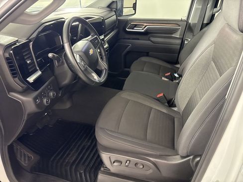 Used 2025 Chevrolet Silverado 2500 LT w/ Convenience Package AWD/4WD image 31