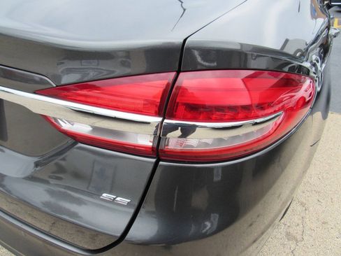 Used 2017 Ford Fusion SE w/ Fusion SE Technology Package FWD image 26