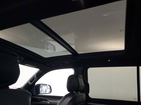 Used 2024 Jeep Wagoneer Series II image 23