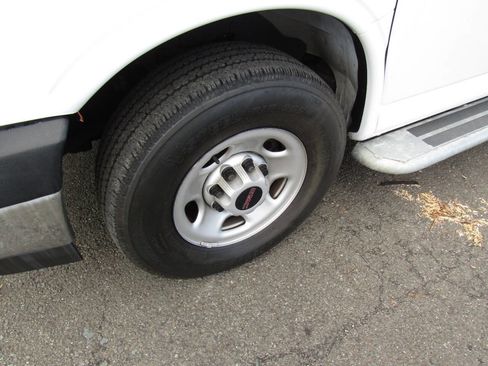 Used 2023 GMC Savana 2500 w/ Driver Convenience Package image 27