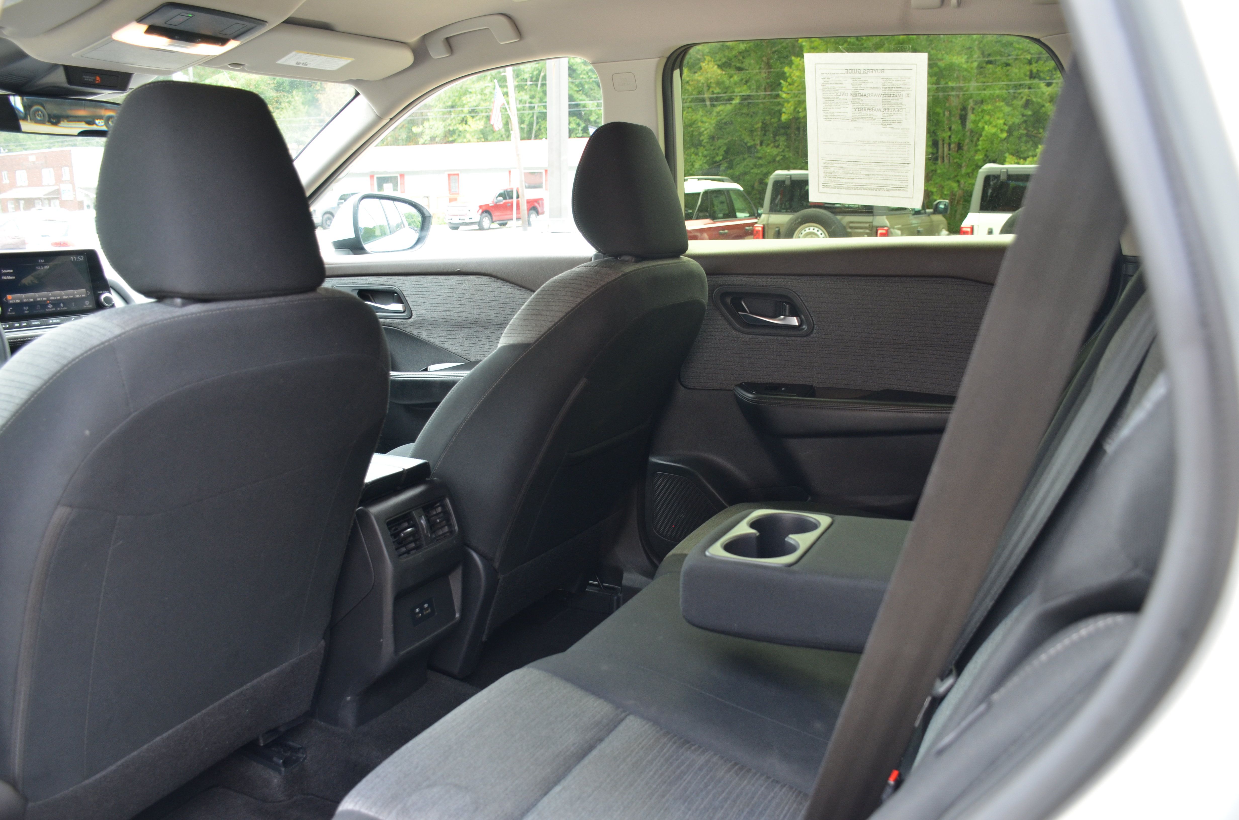 Used 2023 Nissan Rogue SV AWD/4WD image 43