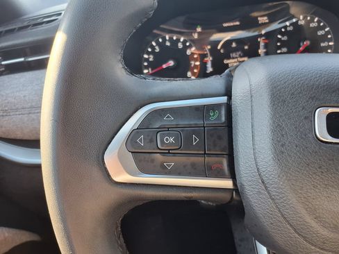 Used 2025 Jeep Compass Latitude AWD/4WD image 22