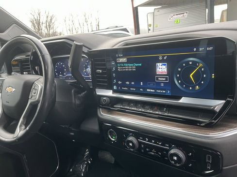 Used 2022 Chevrolet Silverado 1500 LT image 16