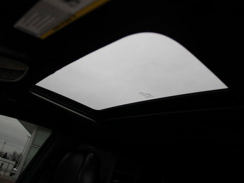 Used 2022 Jeep Grand Cherokee Laredo X image 21