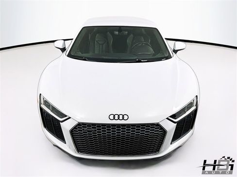 Used 2017 Audi R8 V10 image 3