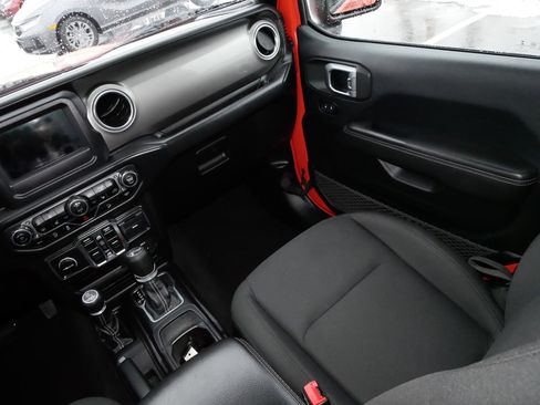 Used 2019 Jeep Wrangler Unlimited Sahara w/ Cold Weather Group image 11