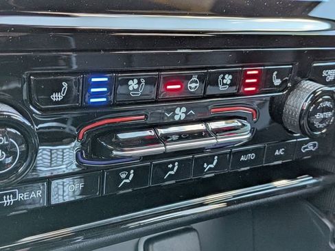 New 2025 Jeep Grand Cherokee Limited w/ Luxury Tech Group II RWD image 22