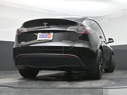 Used 2025 Tesla Model Y Long Range AWD/4WD image 26