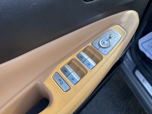 Used 2023 Hyundai Santa Fe Calligraphy image 22