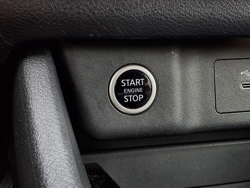 Used 2021 Nissan Rogue SV image 10