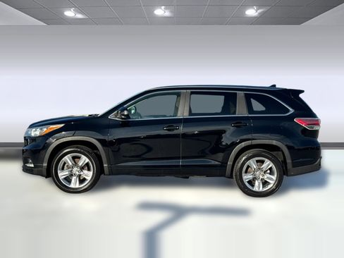 Used 2014 Toyota Highlander Limited Platinum image 2
